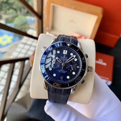 Omega Seamaster Blue Dial on Blue Rubber Strap Chrono